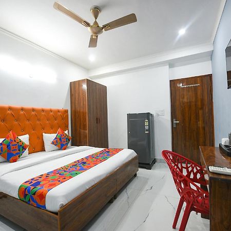 Fabhotel Wonderland Studio Rooms Gurgaon Exterior photo