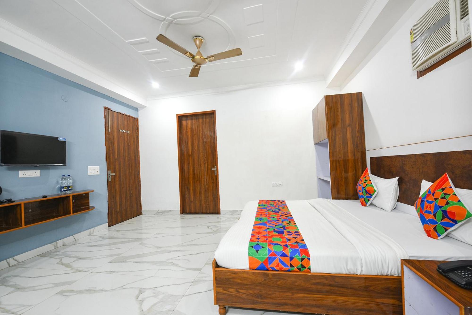 Fabhotel Wonderland Studio Rooms Gurgaon Exterior photo