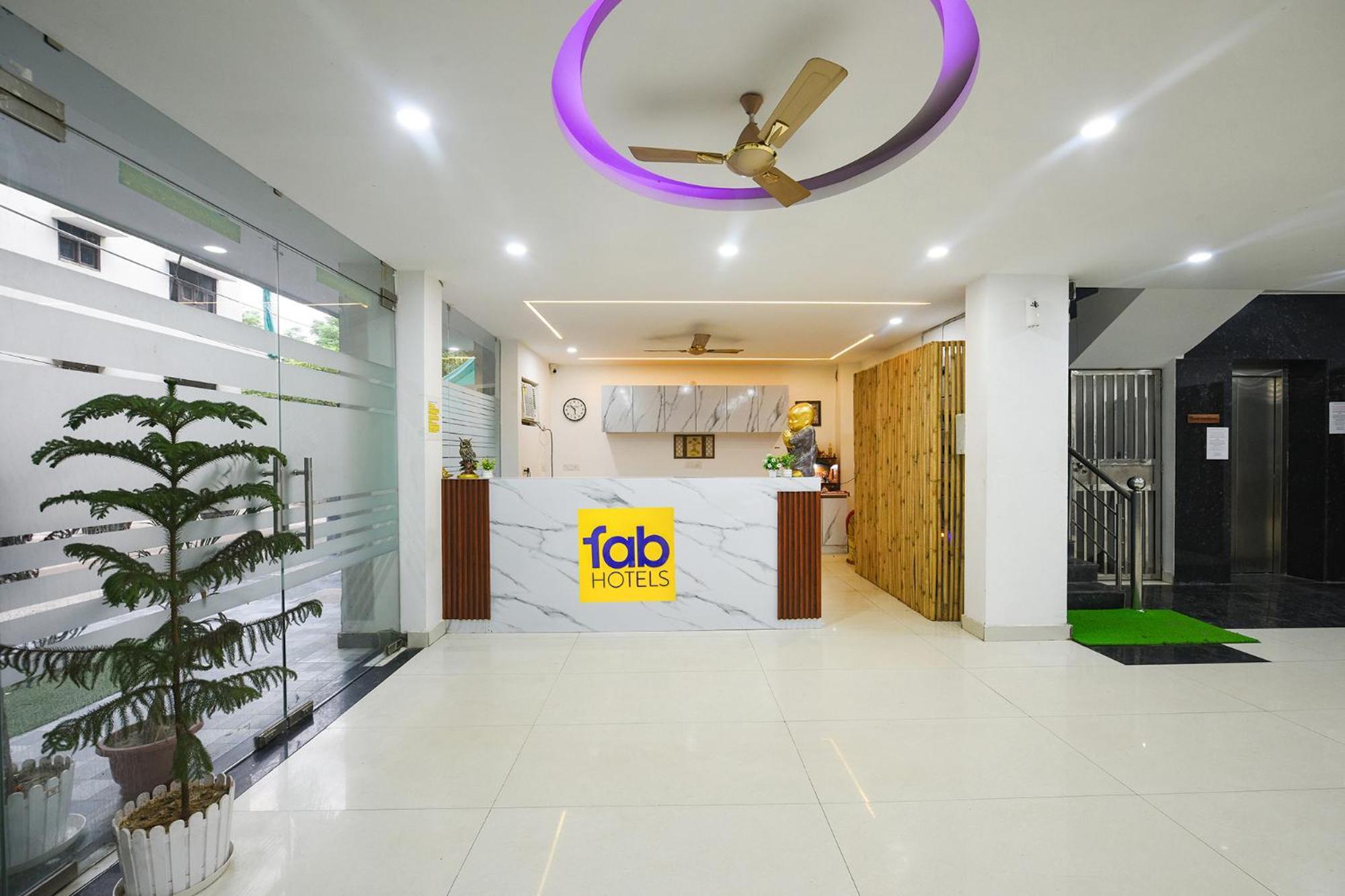 Fabhotel Wonderland Studio Rooms Gurgaon Exterior photo